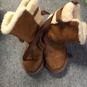 UGG Womens Becket Chestnut Boots 1005380 size 5